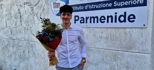 Svolta con TikTok: due anni in uno e diploma a Roccadaspide