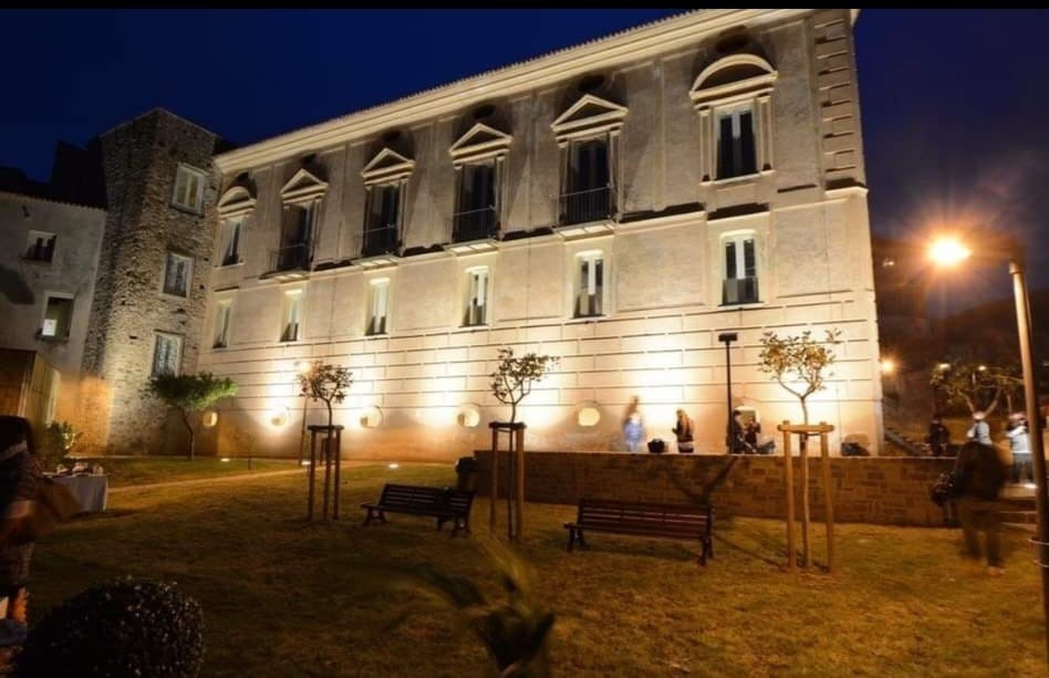 Ascea, palazzo nobiliare conteso. I giudici: va la Comune