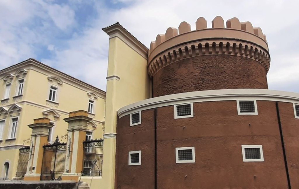«Un condannato gestisce i beni comunali ad Angri»