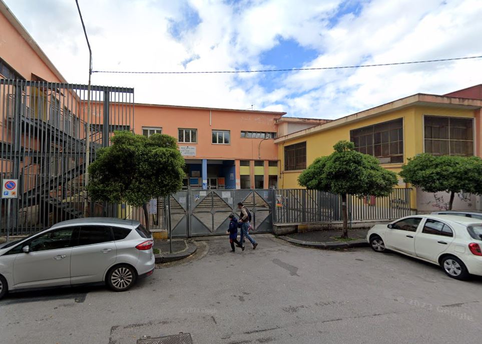 Salerno, addio alle caldaie “antiche” nelle scuole