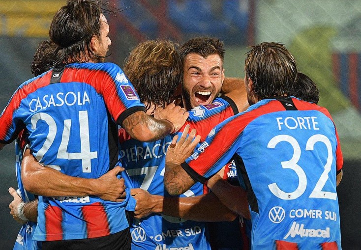 Catania schiacciasassi, il Benevento cade col Casarano
