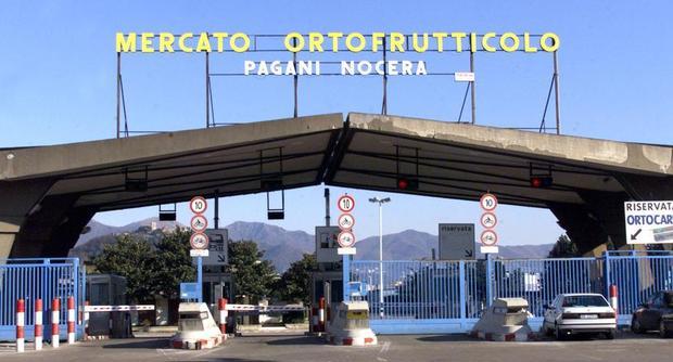 Lite tra prostitute per la zona del Mercato a Pagani
