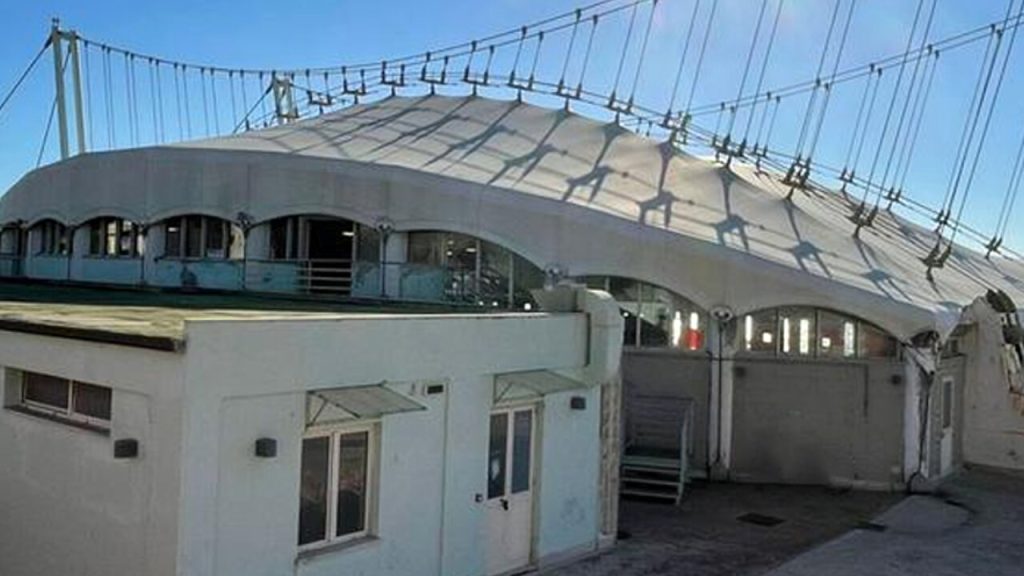 Piscina Vitale a Salerno, una luce dopo anni d’oblio