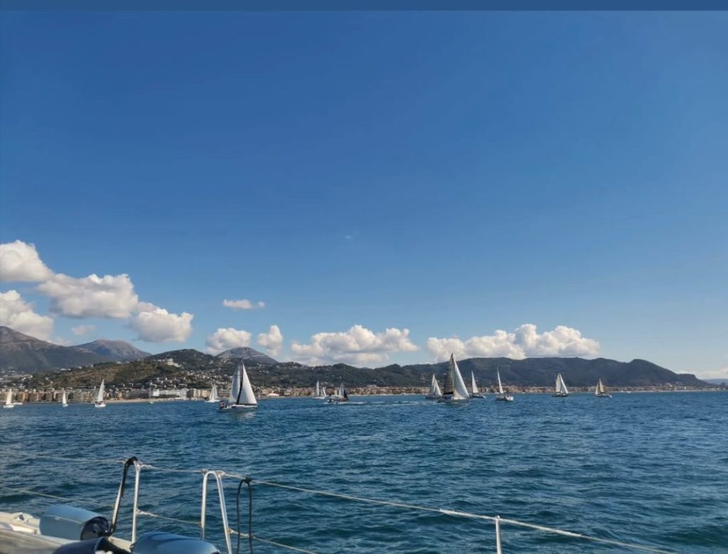 Salerno, i commercialisti festeggiano San Matteo in barca a vela tra sport e solidarietà