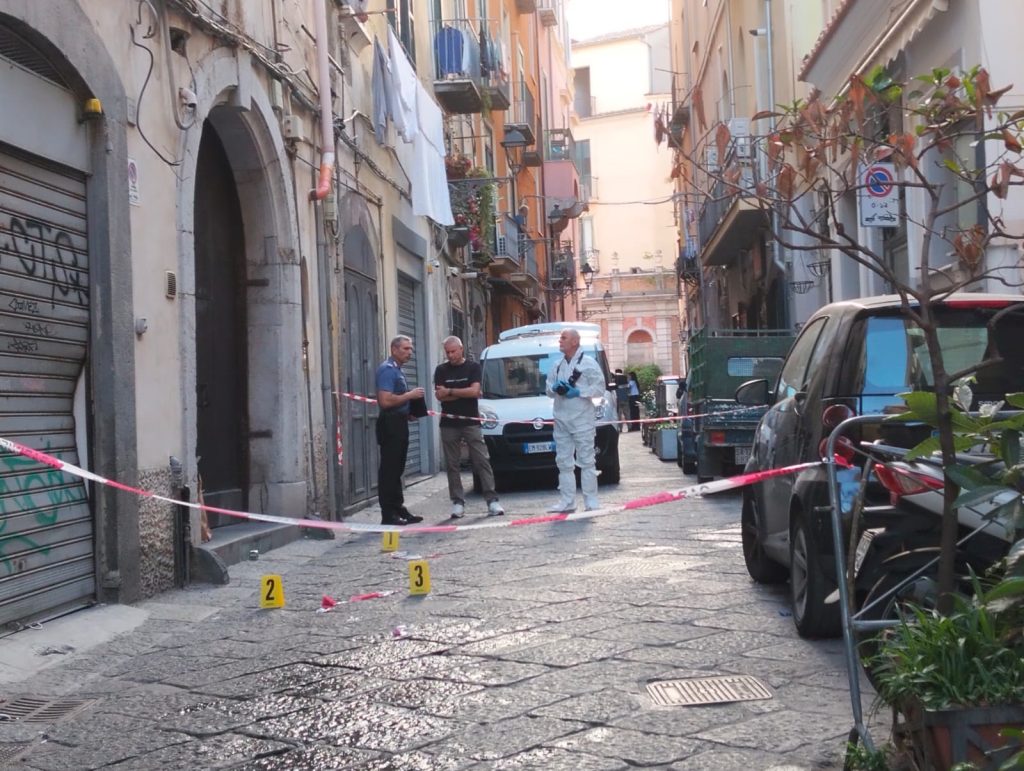 Sparatoria a Salerno, tre arresti per tentato duplice omicidio