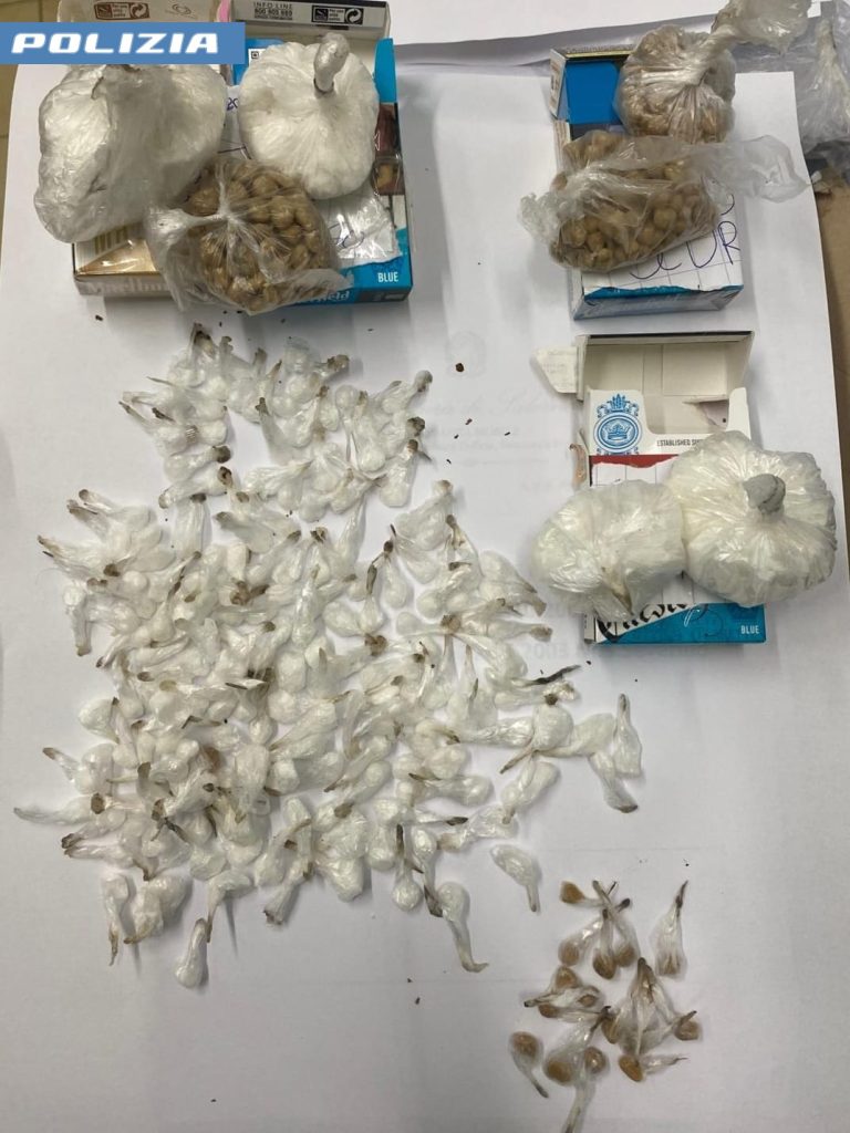 Salerno, arrestato con cocaina ed eroina