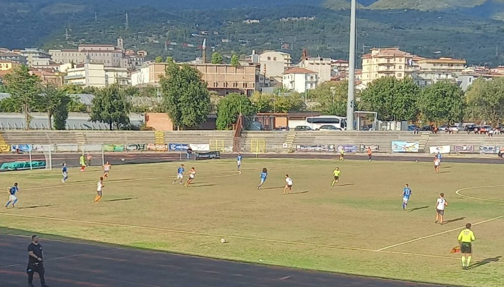 L’Ebolitana vince e accorcia in vetta, Angri ok: pari Prosangiorgese-Costa d’Amalfi
