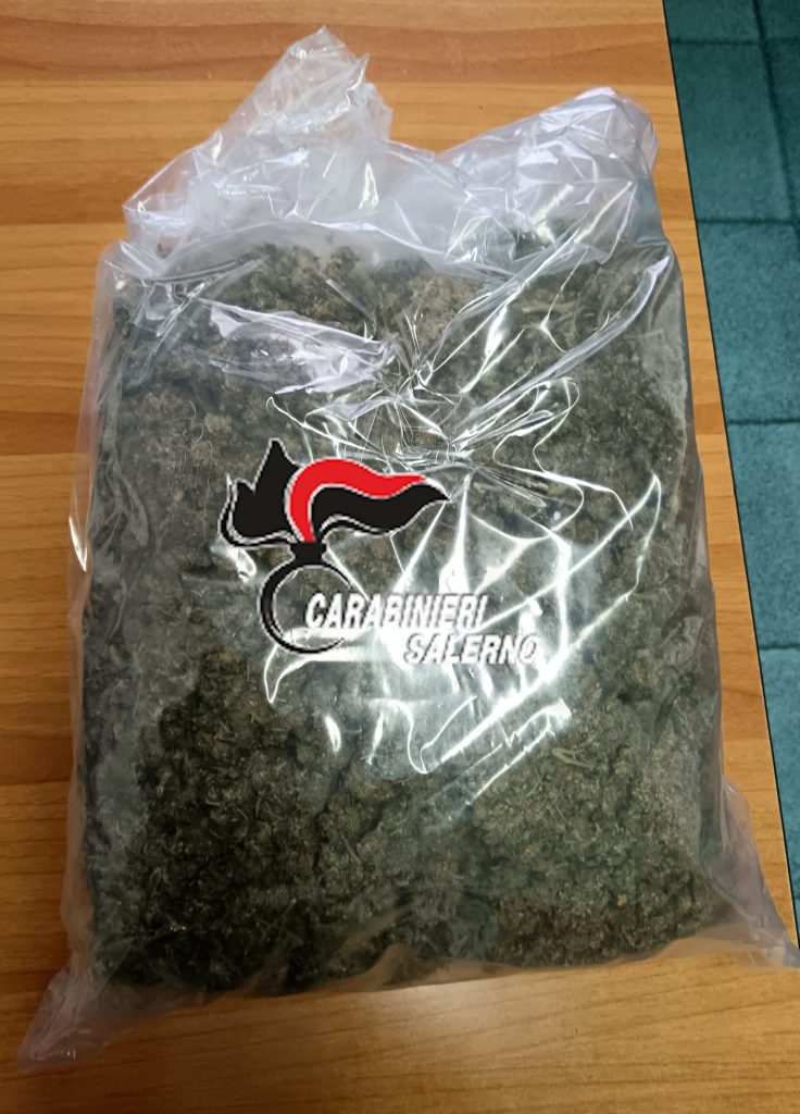 Agropoli, arrestato 36enne con un chilo di marijuana e cocaina: indagini in corso
