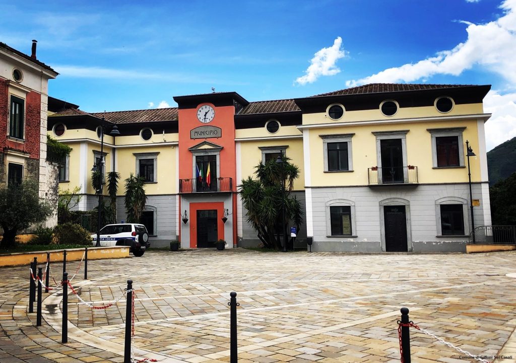 Giffoni Sei Casali, cento lettere anonime contro il Comune