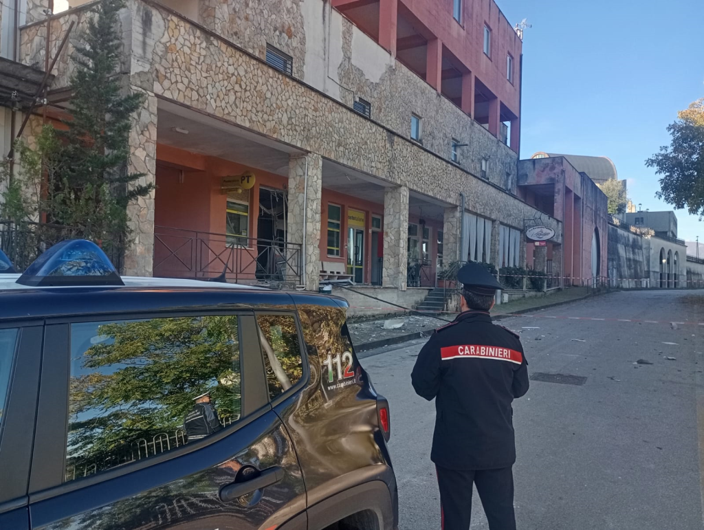 Esplosione nella notte a Laviano: distrutto il bancomat dell’ufficio postale