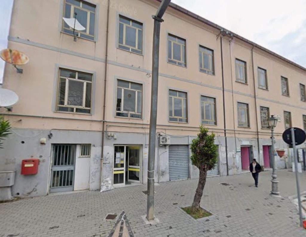 Scricchiolii e fessure: chiude l’ex scuola di Ogliara