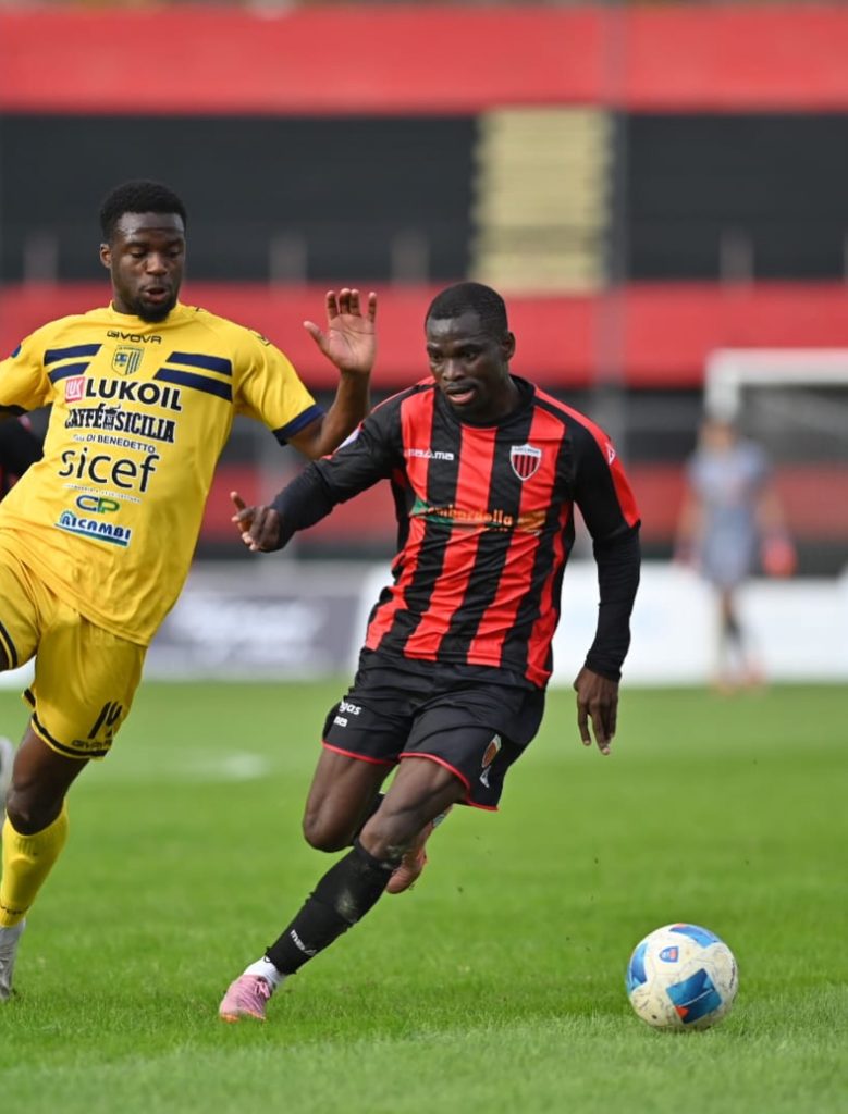 La Nocerina vola ai quarti: 2-0 al Castrum Favara