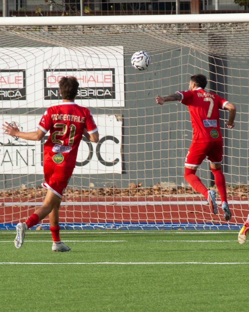 Salernitana, vittoria e primato che non devono nascondere le difficoltà