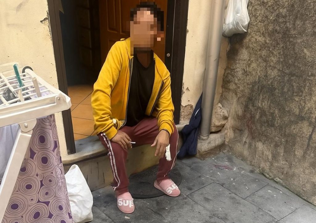 Martellata alla moglie a Salerno: «Non volevo farle male»
