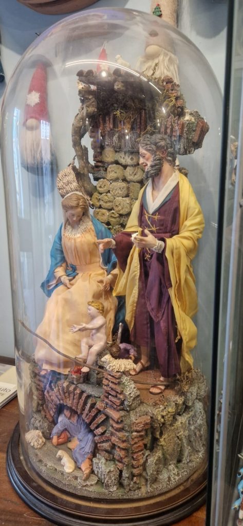 Salerno, ladro solitario ruba la Natività di Natella
