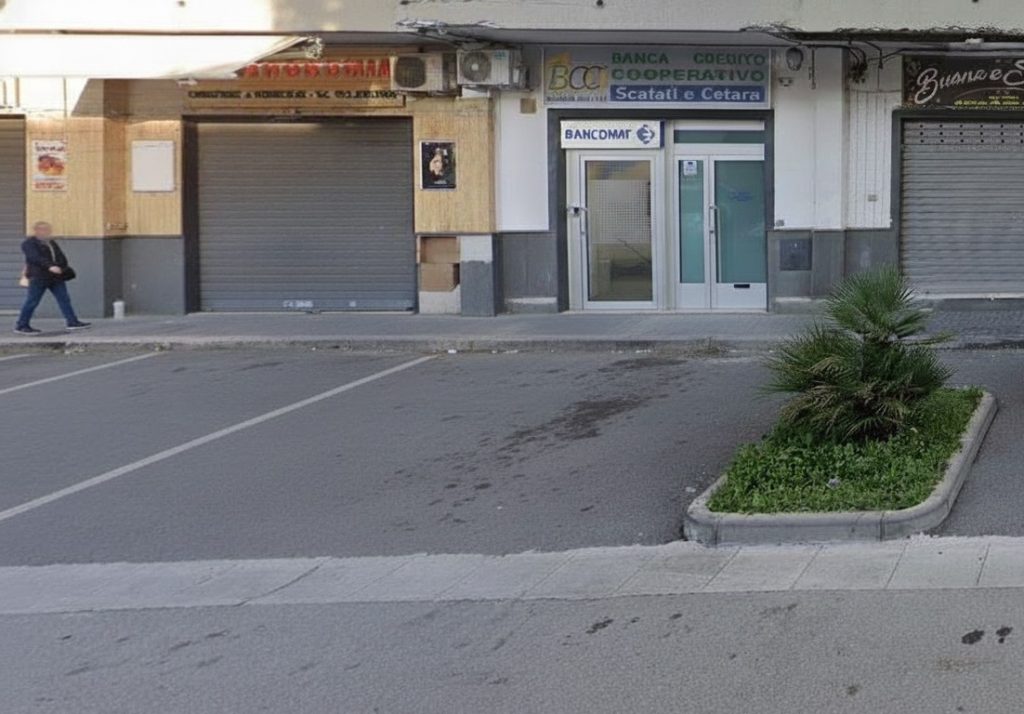 Bancomat sradicato, colpo da 50mila euro a Scafati