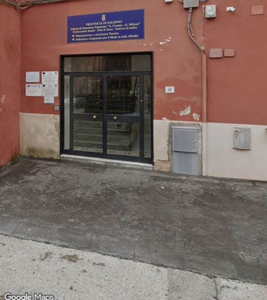 Guerra tra scuole a Sarno: «Moda solo in un istituto»