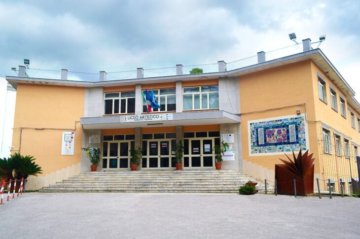 Salerno, liceali intossicate mentre seguono le lezioni