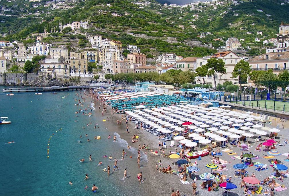 «Stop alle proroghe dei lidi»: l’Antitrust frena Minori