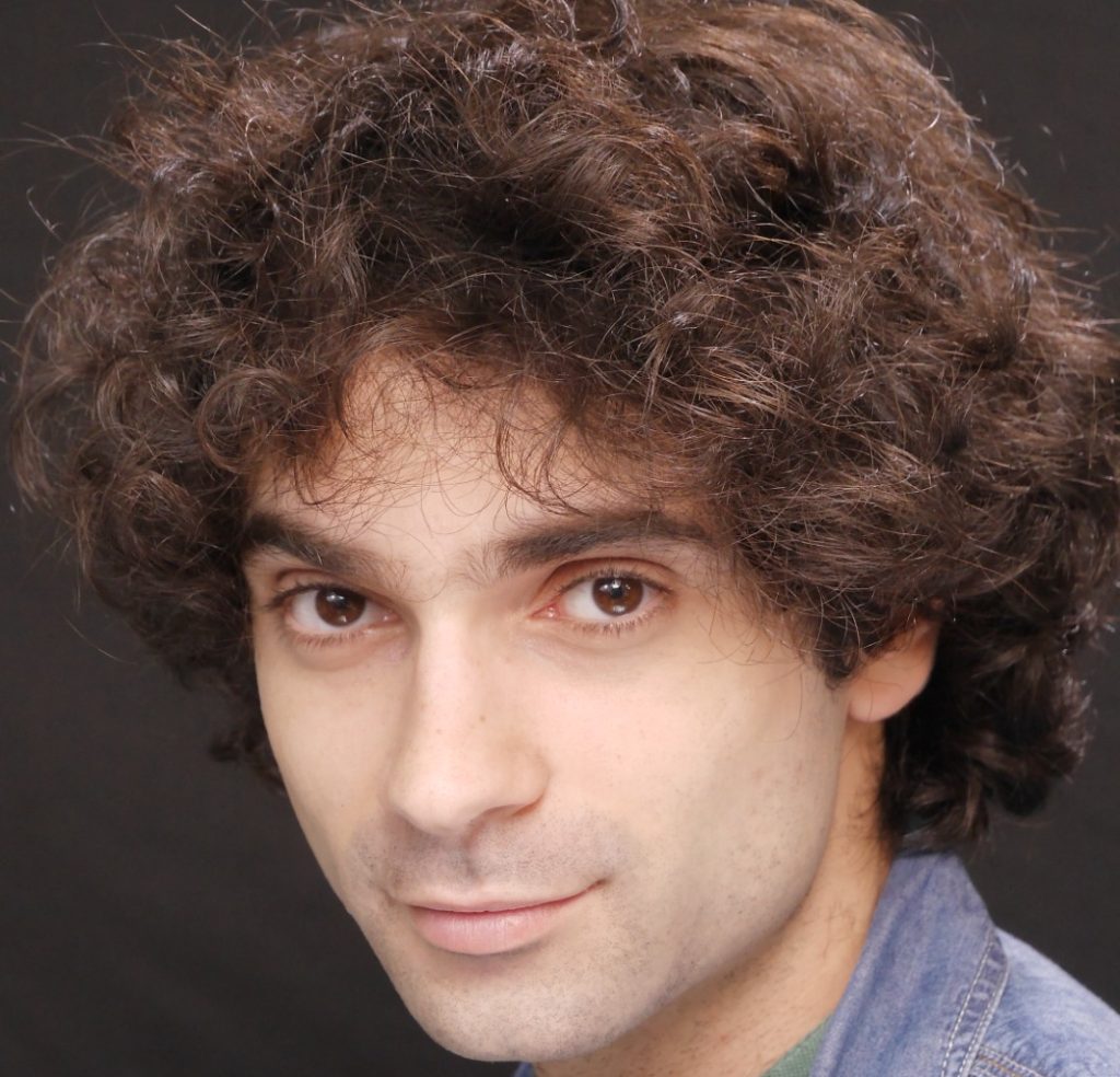 AdAstra torna in scena con “Questo dannato intramontabile amore”