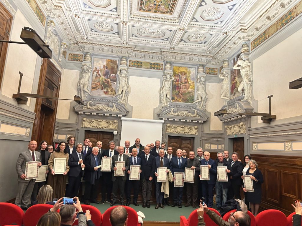 Commercialisti salernitani, una vita di professione: premiati i decani con 40 e 50 anni di iscrizione all’Albo