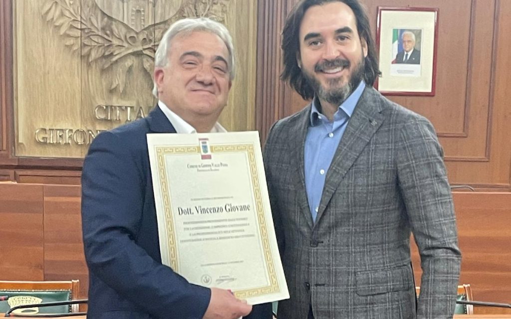 Giffoni Valle Piana premia la professionalità di Vincenzo Giovane