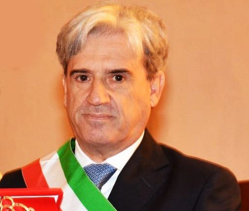 Terrore a Castiglione, la sorella del sindaco pestato: «Non serve un altro Vassallo»