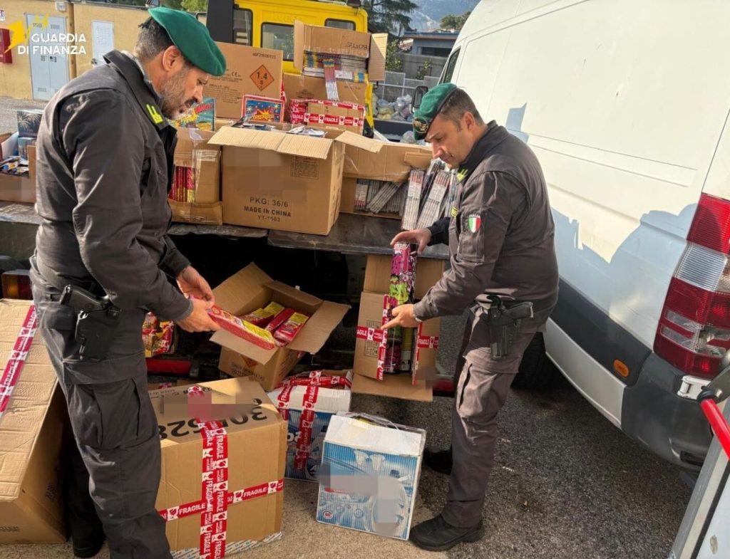 Agropoli, sequestrati 36mila articoli pirotecnici