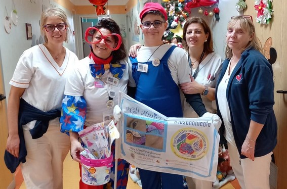 Salerno, tagliate le ore a ragazzo disabile