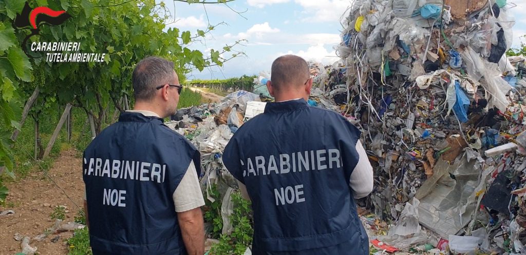 Rifiuti: blitz carabinieri a Salerno, 12 misure cautelari – TUTTI I NOMI –
