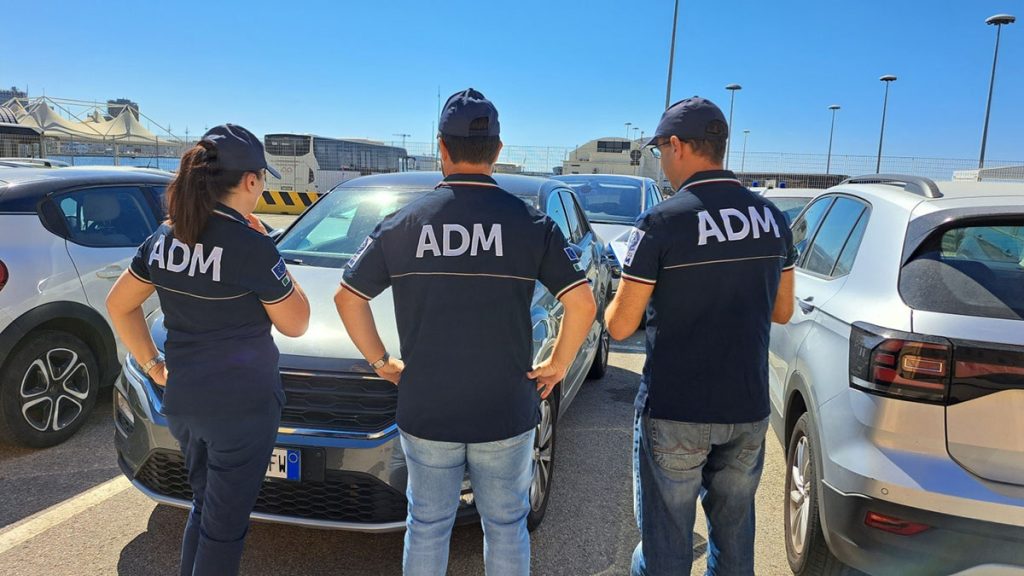 Oltre cinque milioni euro non dichiarati bloccati in aeroporto 