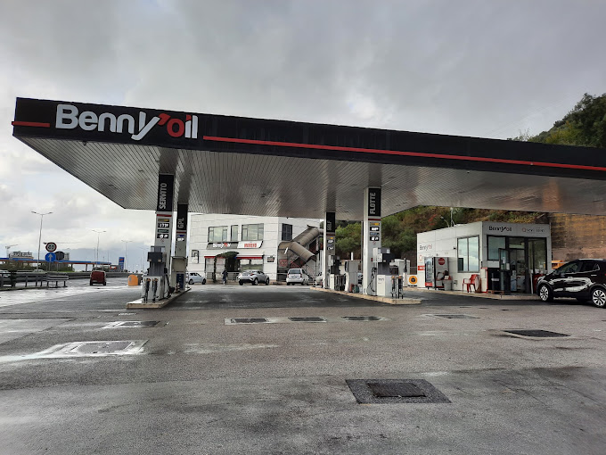 Salerno, la “banda dell’Audi” all’assalto dei benzinai