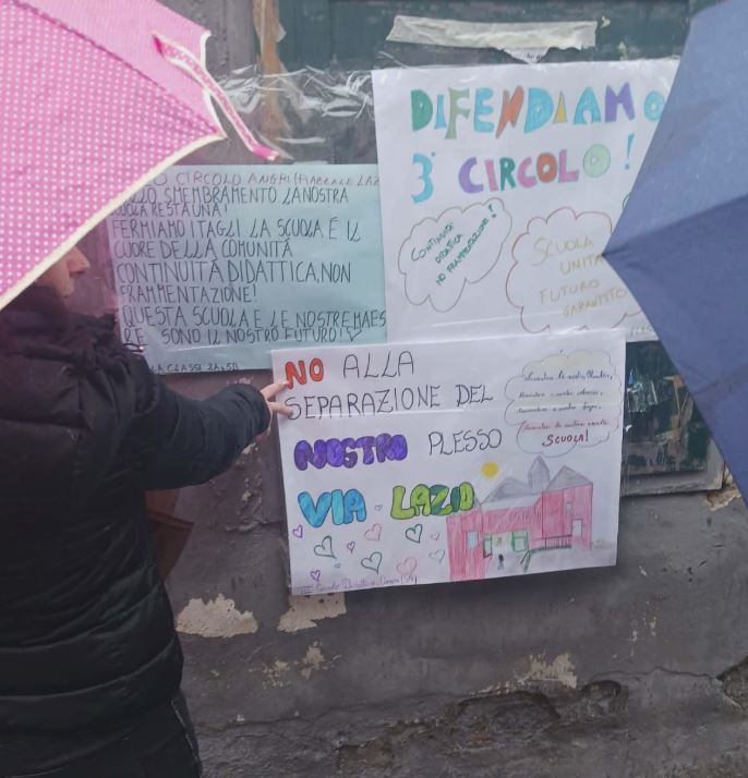 «No al trasferimento del plesso di via Lazio»: caos ad Angri