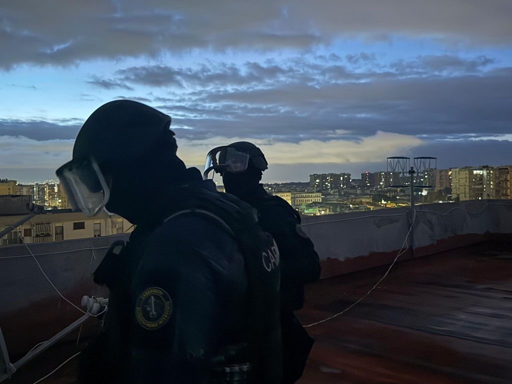 Blitz dei carabinieri contro il clan Vanella Grassi