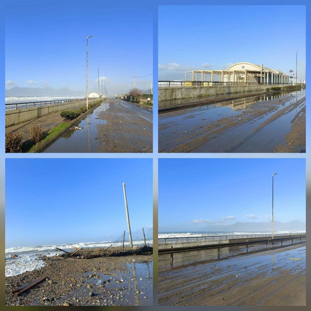 Il mare invade la strada sulla litoranea di Pontecagnano Faiano: chiusa al traffico