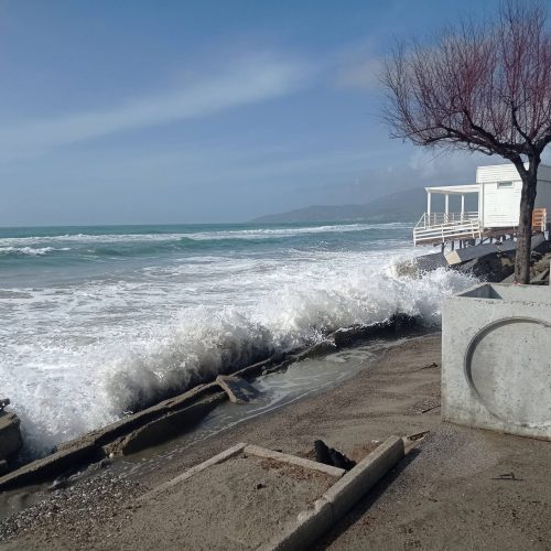 Erosione costiera nel Golfo di Velia, la denuncia del Codacons Cilento