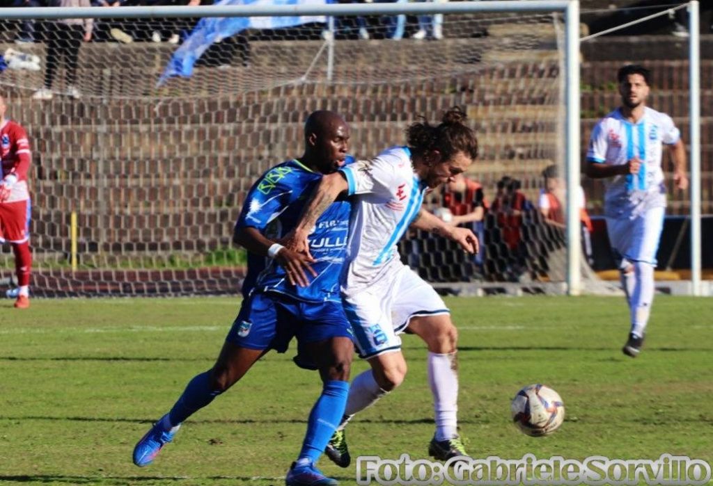 Ebolitana e Apice non si fanno male, finisce pari il big match