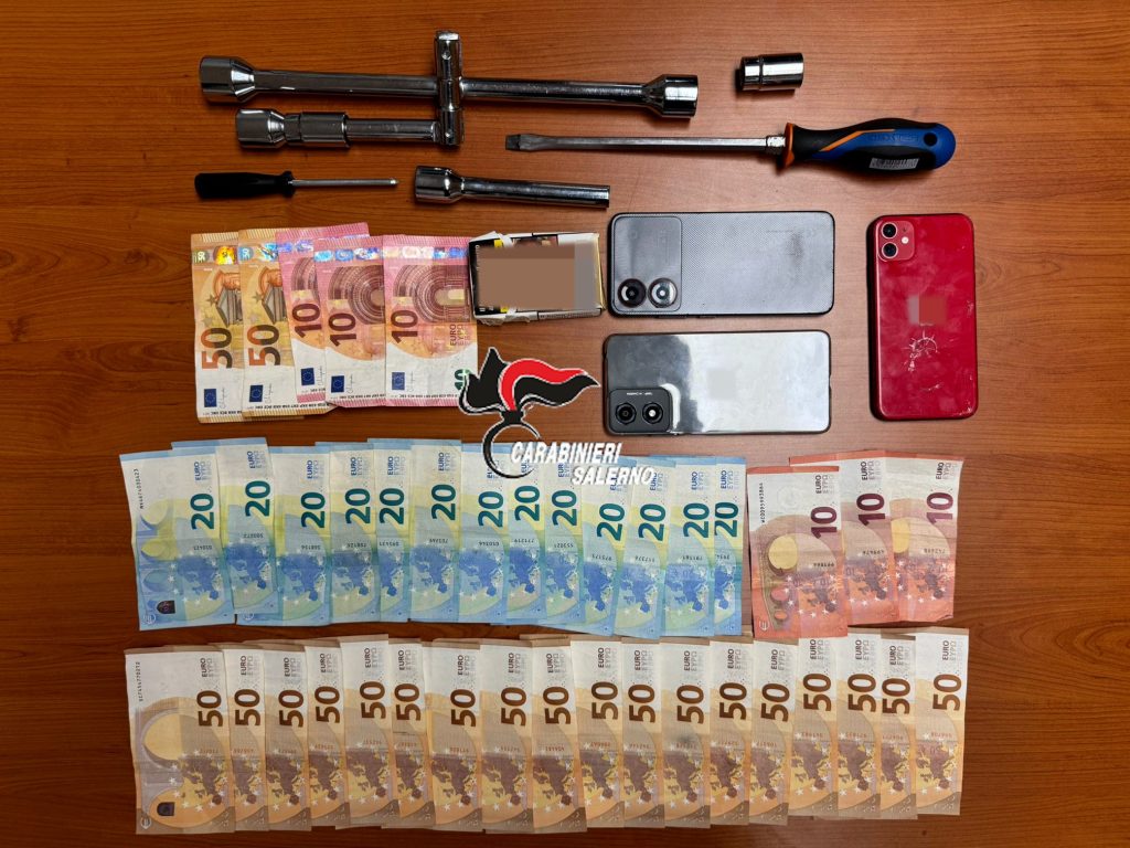 Positano, spaccio di droga e arnesi da scasso: due arresti