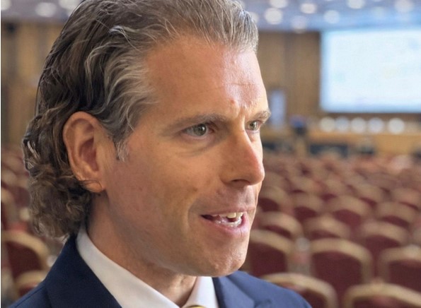 Il Cavaliere De Rosa: «Autotrasporto italiano in crisi? Si assottiglia, ma non arretra»