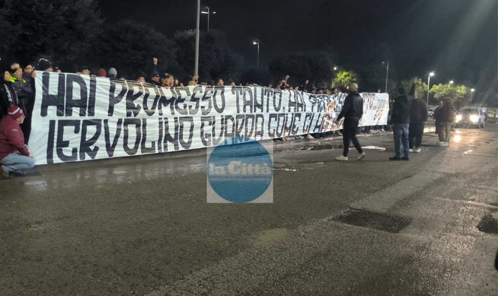 Salernitana, i tifosi sono scocciati