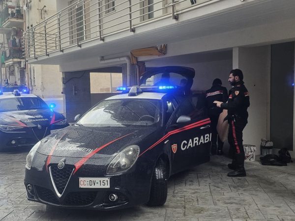 Salerno, entra nel cantiere e si addormenta: denunciato ladro “dormiglione”