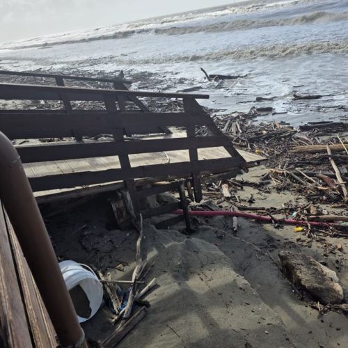 Eboli, La mareggiata devasta Campolongo