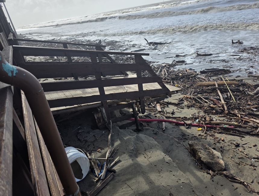 Eboli, La mareggiata devasta Campolongo