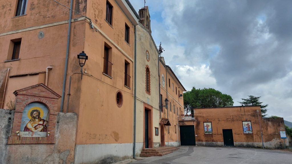 Giffoni Valle Piana, solo tre monaci in convento: l’ordine chiude Sant’Antonio