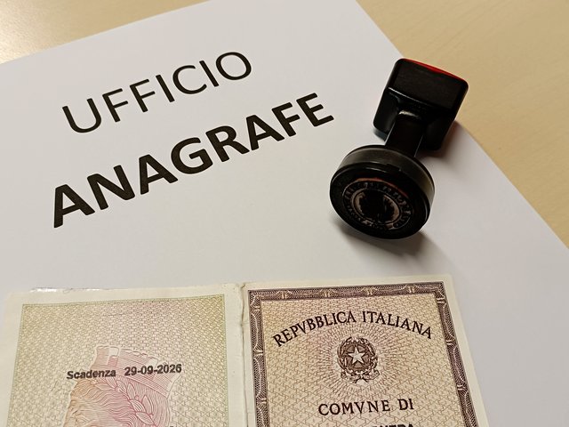 Non iscrive figlio all’anagrafe perché il marito è in carcere, denunciata