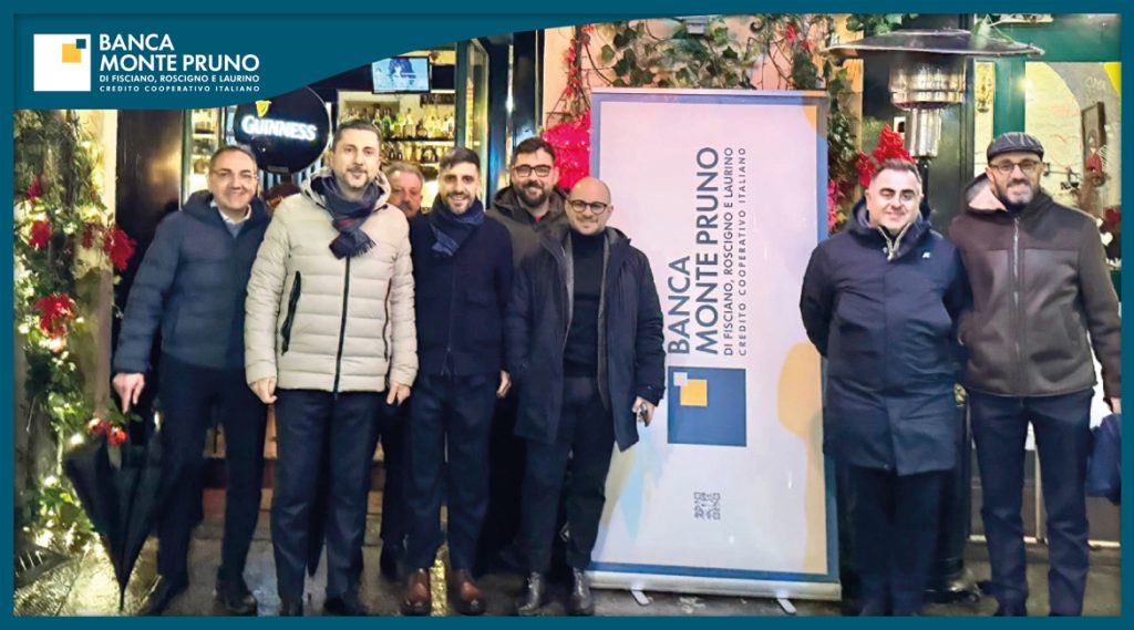 La Banca Monte Pruno celebra 5 anni di presenza a Cava de’ Tirreni: grande partecipazione per la serata tra musica, parole e swing al Jazz Club “Il Moro”