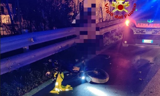 Eboli, automobilista pirata investe e uccide straniero in bici a Santa Cecilia