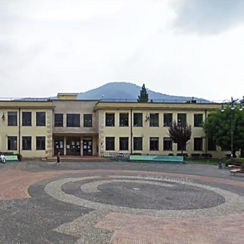 Vandali in azione a Siano: devastato l’istituto comprensivo