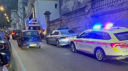 Salerno, donna precipita nel vuoto e perde la vita
