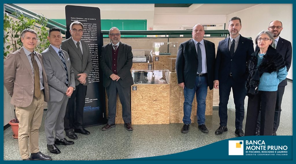 La BCC Monte Pruno dona gli espositori al Tribunale di Vallo della Lucania